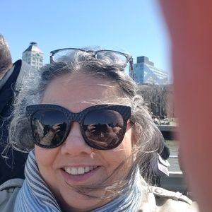 Meet your Posher, Daphne